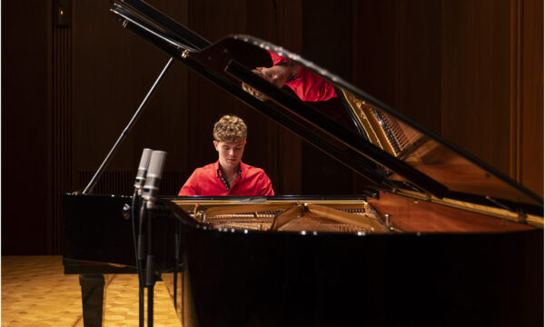 galeria-michael-andreas-pianista_0001_Suntry_S1001725